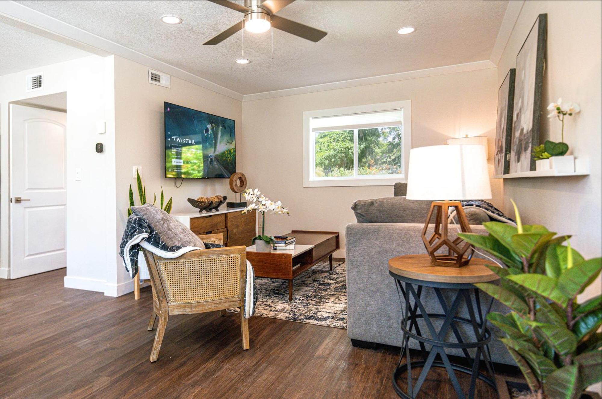 Shares Courtyard Luxury Apt - New! Rockledge Bagian luar foto